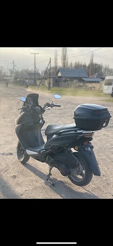 bbs 15: Скутер (максискутер) черного цвета.можно договорится звоните по номеру — 1