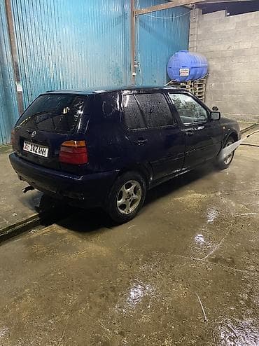 авто элек: Volkswagen Golf: 1994 г., 1.8 л, Кол менен иштөөчү, Бензин, Хетчбек — 1