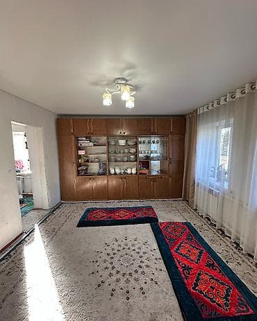 Үйлөр: ✨ Продаётся дом в с. Сокулук ✨ 🏡 Характеристики: • Участок - 9,64 — 5