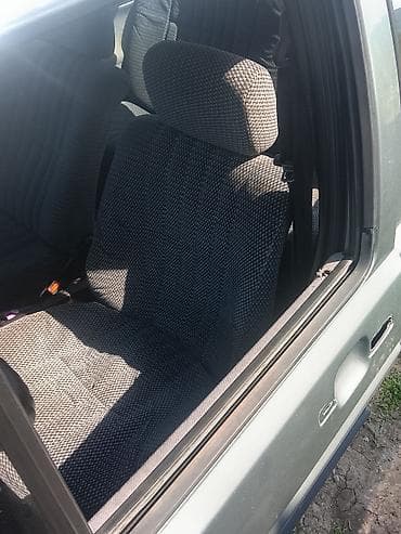 mersedes r18: Volkswagen Jetta: 1987 г., Седан — 2