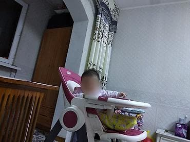Продаю столик для кормления в отличном состоянии. Регулируется высота