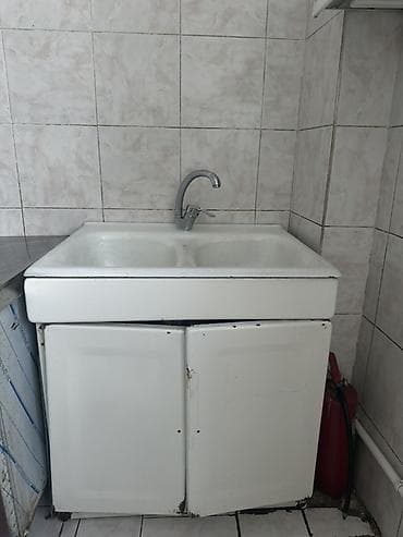Сантехника: Двухсекционная кухонная мойка с тумбой и смесителем - Материал мойки — 3