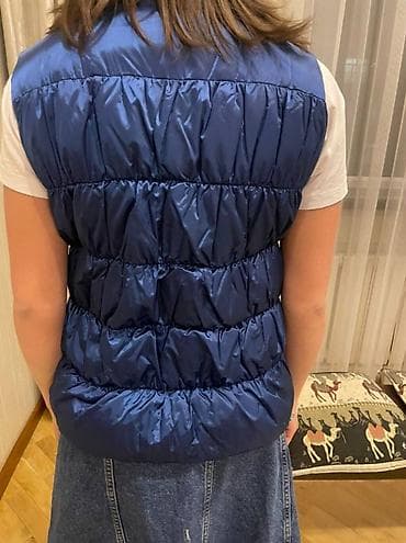 max mara: Пуховая жилетка Massimo Dutti в очень красивом ярко-синем цвете — 4