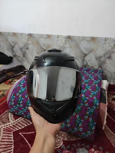 Спортивные сумки: Мотоциклетный шлем интеграл, черный глянец с зеркальным визором — 2