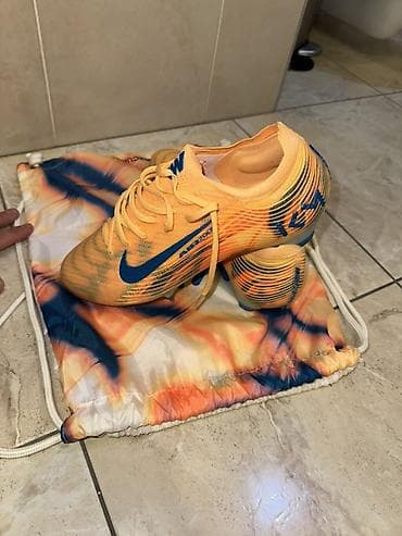 Бутсы: Nike Mercurial Vapor — футбольные бутсы с шнуровкой. Размер 27,5 см — 1