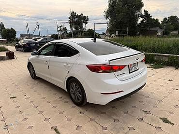 бу чехол: Hyundai Elantra: 2017 г., 2 л, Автомат, Бензин, Седан — 2
