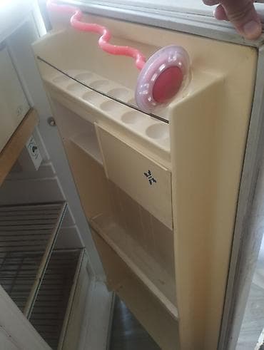 fridge: Холодильник Biryusa, Однокамерный, 130 * — 2