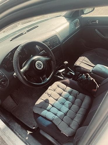 авто рага: Volkswagen Golf: 2001 г., 1.6 л, Кол менен иштөөчү, Бензин, Хетчбек — 5