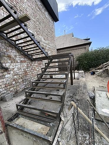 барьер для лестницы: Металлическая лестница Для дома, Бесплатная консультация, Форма лестницы: Прямая, Стиль: Классический — 4