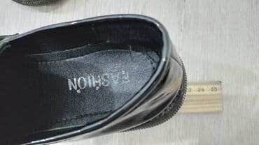 Свадебные платья и аксессуары: Туфли для девочки, в хорошем состоянии — 4