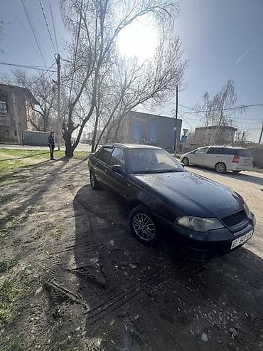bmw 525 e39: Легковой седан черного цвета. Кузов: - 4 двери, классический седан - — 2