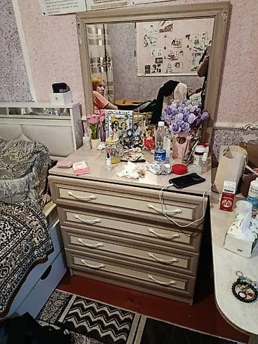 спольный горнитур: Спальный гарнитур, Б/у, Двуспальная кровать, Шкаф, Трюмо, В рассрочку, Самовывоз, цвет - Бежевый — 5