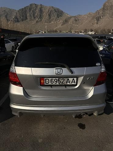 124 е: Honda Fit: 2004 г., 1.5 л, Автомат, Бензин, Хэтчбэк — 5