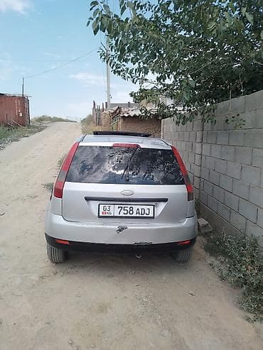 4: Ford Fiesta: 2002 г., 1.4 л, Механика, Хэтчбэк — 3