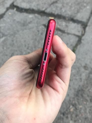 iphone zr: IPhone SE 2020, Б/у, 64 ГБ, Красный, Чехол, 17 % — 5
