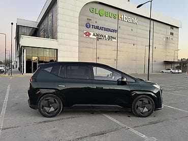 GAC: Электромобиль Aion (GAC) — компактный городской хэтчбек с ярким — 6
