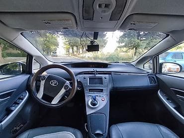 Продажа авто: Toyota Prius: 2013 г., 1.8 л, Робот, Гибрид, Хэтчбэк — 3