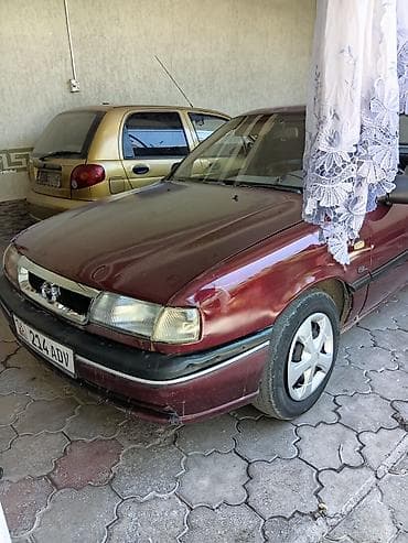 Opel Vectra: 1995 г., 1.6 л, Механика, Бензин, Седан