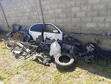 Автозапчасти от разборки легкового седана (оригинал, б/у из одного