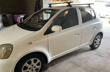 дом на кол: Toyota Vitz: 2000 г., 1 л, Автомат, Бензин, Хэтчбэк — 5