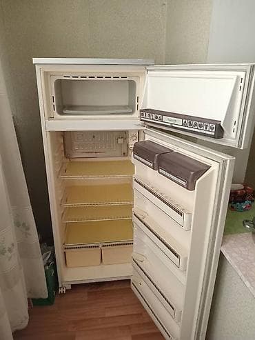 Техника жана электроника: Холодильник двухкамерный, б/у. в рабочем состоянии. - Верхняя — 2