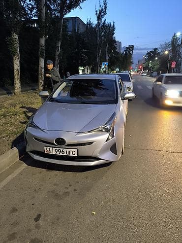 tayota progres: Toyota Prius: 2016 г., 1.8 л, Автомат, Гибрид, Лифтбек — 1