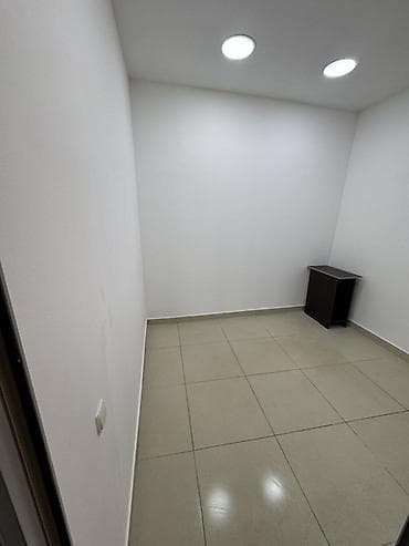 red centr: Сдается торгово-офисный бутик в торговом центре. На пересечении — 5