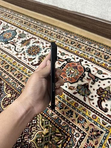 iphone 6a: IPhone 16 Pro, Black Titanium, 96 % — 4