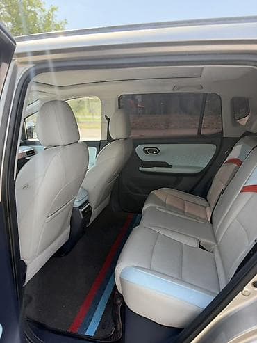geely e5: Aion Y Plus — компактный электрический кроссовер. Кузов и дизайн: - — 4