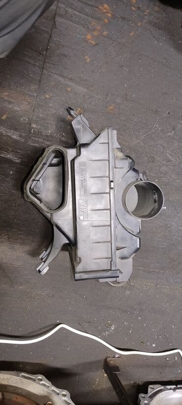 450h: Lexus RX 450h, корпус воздушного фильтра — 2