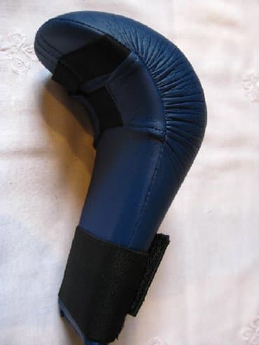 турник 4 в 1: Перчатки для каратэ 
новые! — 4