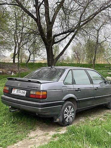 тайота 86: Volkswagen Passat: 1988 г., Седан — 2