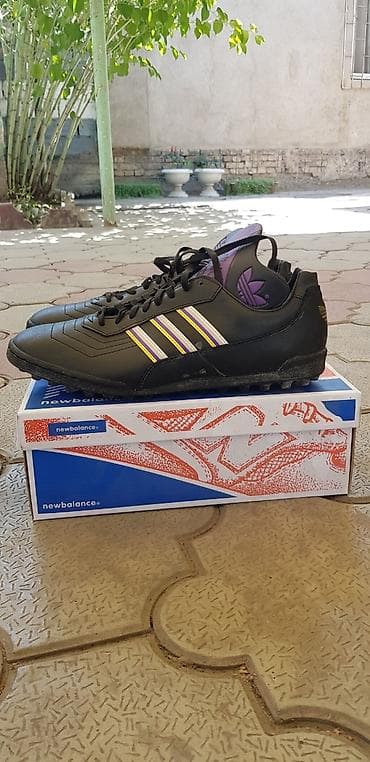 Adidas винтажные футбольные бутсы/таффы 80–90-х годов с характерным at lalafo.kg Adidas винтажные футбольные бутсы/таффы 80–90-х годов с характерным