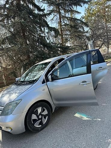 Продажа авто: Toyota Ist: 2003 г., 1.5 л, Автомат, Бензин, Хэтчбэк — 4