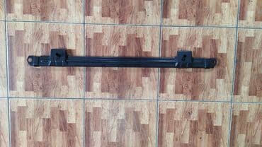 радиатор на ист: Lexus RX400 Hybrid крепление радиатора, Лексус РХ400 Гибрид крепление — 2