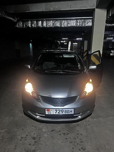 colf 2: Honda Fit: 2009 г., 1.5 л, Автомат, Бензин — 5