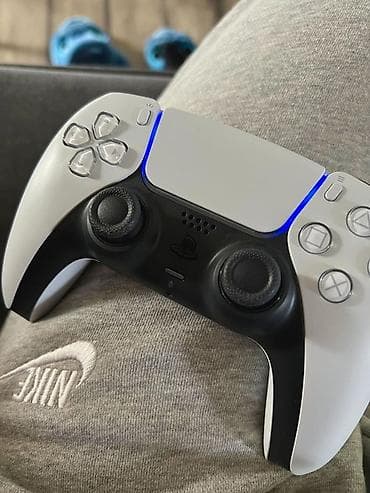 sony ps3: PlayStation 5 (версия с дисководом) + 2 беспроводных геймпада — 4