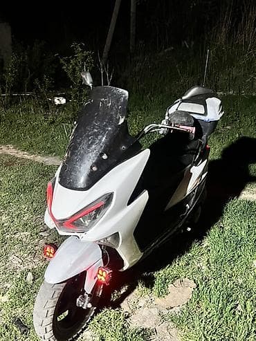 махси скутер: Макси-скутер 150 куб. см, Бензин, Б/у — 1