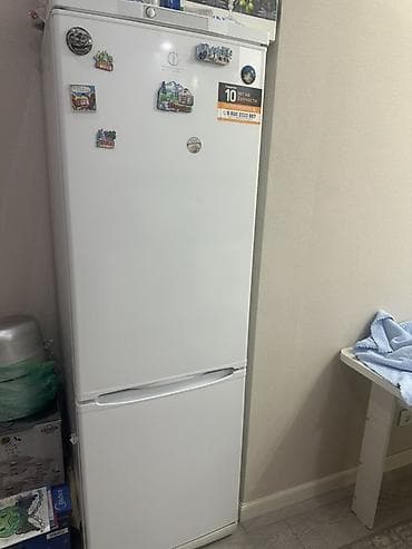 mini refrigerator: Холодильник Indesit, Двухкамерный, 57 * 192 * 60 — 1