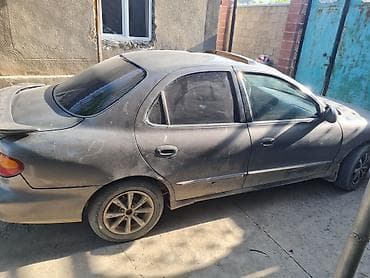салон на авто: Hyundai Elantra: 2000 г., Автомат, Седан — 5