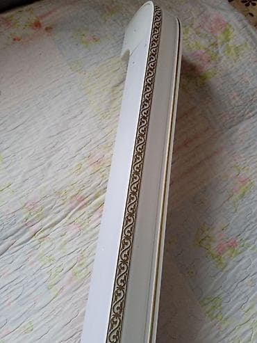 Вазалар: Продаю пластиковые потолочные карнизы 2 штуки(3х полосный). Длина — 6