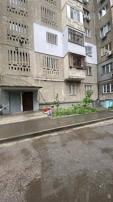 bazar korgon: 3 комнаты, 61 м², 105 серия, 1 этаж, Старый ремонт — 2