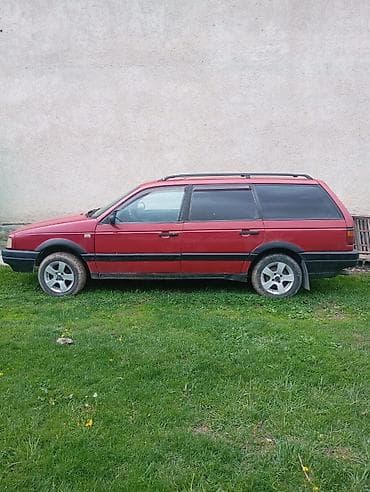 Volkswagen Passat Variant: 1991 г., 1.8 л, Кол менен иштөөчү, Бензин, Универсал — 2