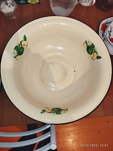 круглый: Эмалированные тазы, набор из 2 шт. - Материал: сталь с эмалевым — 1