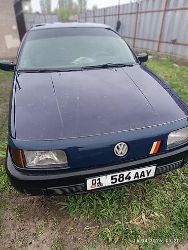 10 5j: Volkswagen Passat: 1988 г., Седан — 2