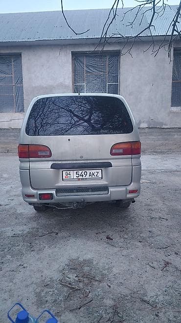 видно: Mitsubishi Space Gear: 1996 г., Ручные, Бензин, Минивэн — 5