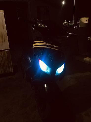 мопед китайский: Скутер/мопед с агрессивной передней оптикой. Основные особенности: - — 2