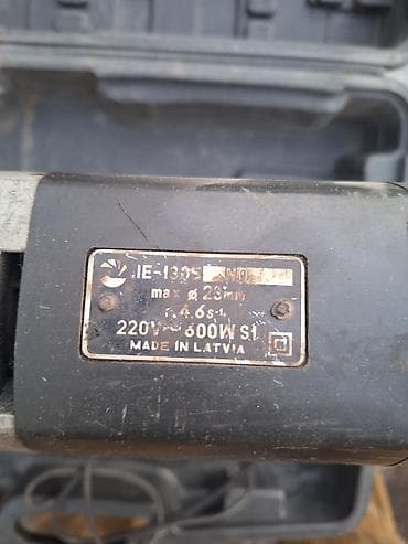 мясной топор: Электроинструмент и электродвигатель 1) Угловая дрель/бур IE-1305 - — 2