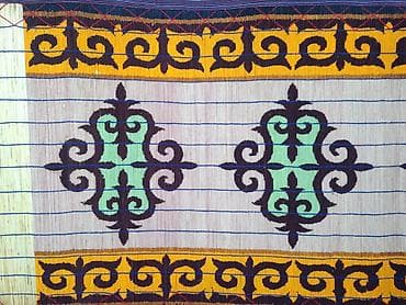 юрта сувенир: Продается юрта. Размеры: Диаметр 6 метров, 85 баш, 6 канат. Деревянные — 4