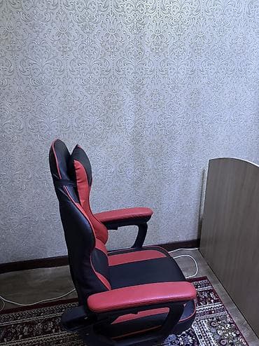 Игровые кресла: Игровое кресло, Б/у, С колесиками, цвет - Красный, Кожа — 8